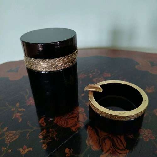 Black Onyx Smoking Set like new with cigarette case and ashtray