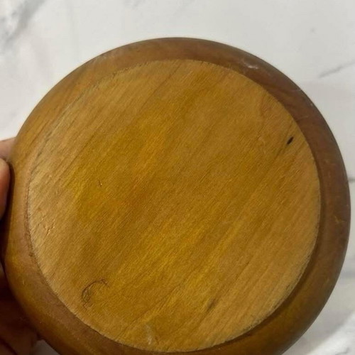 Retro wooden box like new with lid and carving