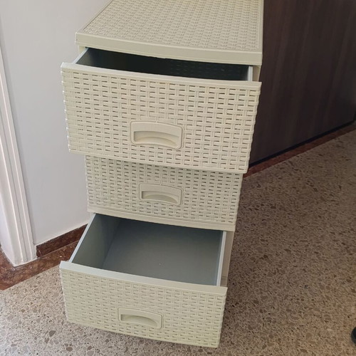 Plastic drawer unit used, dimensions 91x44x37 cm