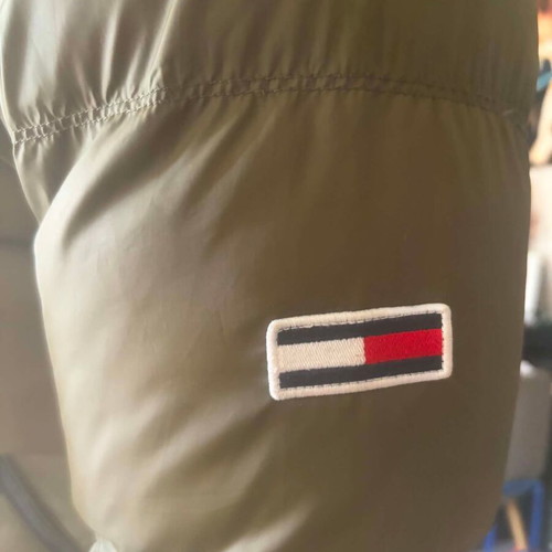 Tommy Hilfiger jacket like new, size L, warm and comfortable