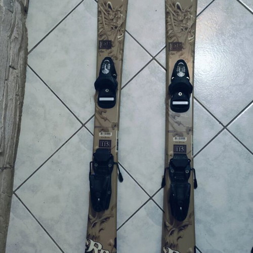 Rossignol kids ski bindings 1.15 and boots 22.5 used, lightly