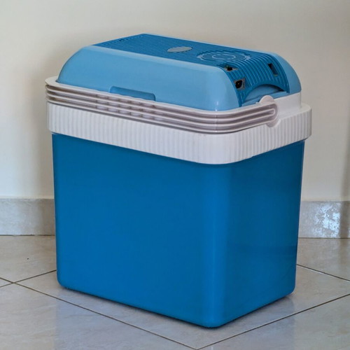 Portable electric cooler thermos, 20-25 liters