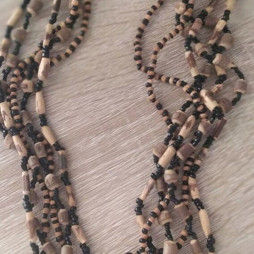 Ethnic necklace with wooden beads like new, set of 3 pieces