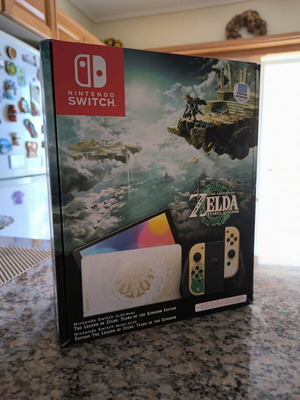 Nintendo Switch OLED The Legend of Zelda Tears of the Kingdom Edition нов