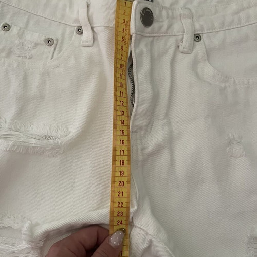 Glamorous shorts mid rise with rips like new