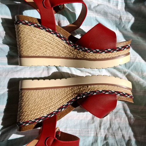 Alta Moda red platform sandals like new, size 41