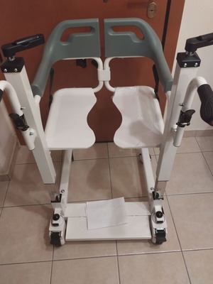 Αναπηρικό αμαξίδιο σχεδόν καινούργιο