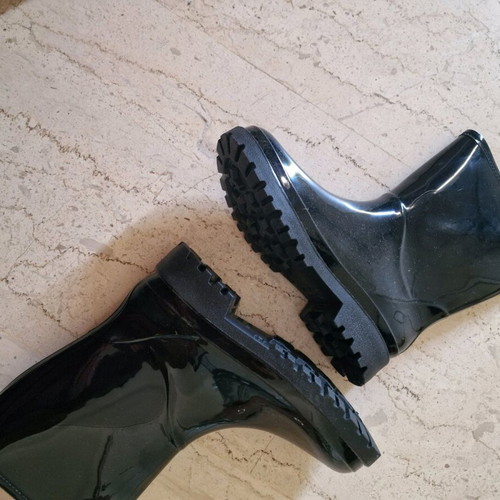 Women's patent leather galoshes new, size 39, black