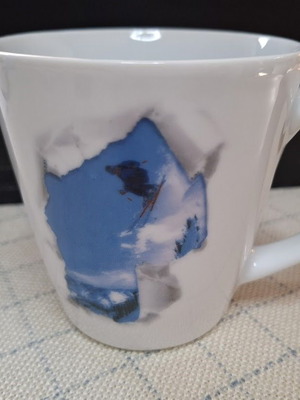 Illusion porcelain mug used