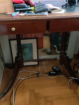 Solid mahogany desk with two 25cm side extensions, 83x55cm, 76cm height