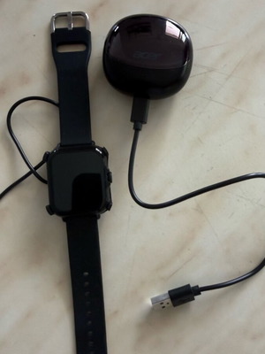 Smartwatch και ασύρματα ακουστικά Acer σαν καινούργια, μαύρα