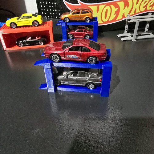 Hot Wheels stand 3D printed for 1:64 miniatures, pack of 3 like new
