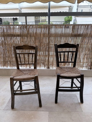 Set of 2 chairs used in good condition