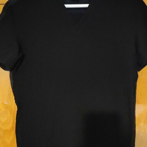 Dolce & Gabbana T-shirt with sharp neckline like new, black silk trim