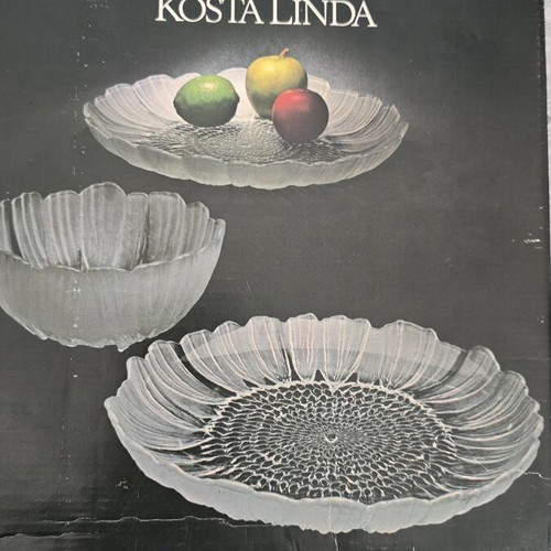 Kosta Boda Linda crystal serving platters, sunflower design, 26 cm