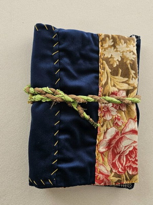 Handmade fabric needle and thread book pouch like new