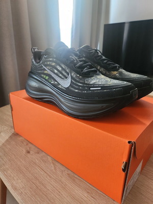 Nike Vomero Plus sneakers new in box, camo color, size 42