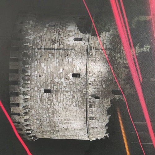 White Tower print like new