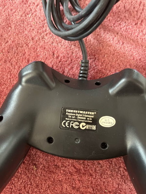 Trustmaster USB controller like new, ergonomic design