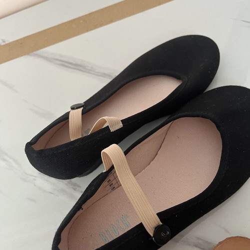 Ballerina shoes for girls size 19 like new, with small heel