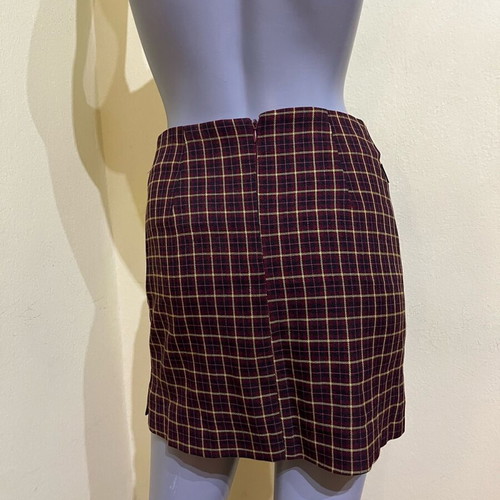 On off mini skirt like new, size M, multicolor