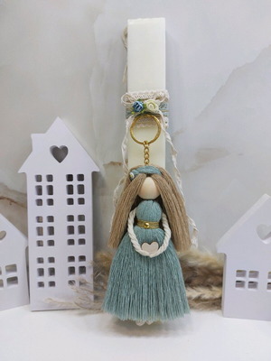 Scented candle with handmade macrame doll keychain new, vanilla