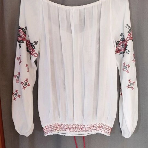 Blue Vanilla women's blouse like new with Ukrainian embroidery, size Medium