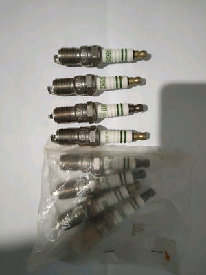 Bosch H7DCO spark plugs new, pack of 8 for Mercedes M102 M103