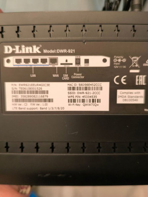 D-Link DWR-921 portable 4G LTE router like new