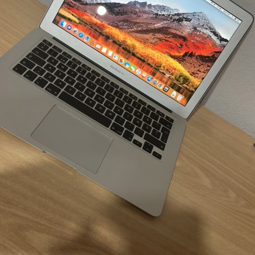 Macbook Air laptop like new, Intel Core i7, 15-inch, 12GB RAM, 128GB SSD, Windows