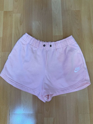 Nike women's shorts like new, size M, pink