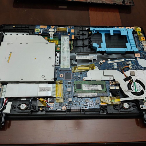 Toshiba Satellite C55‑B5300 15.6" laptop used for parts
