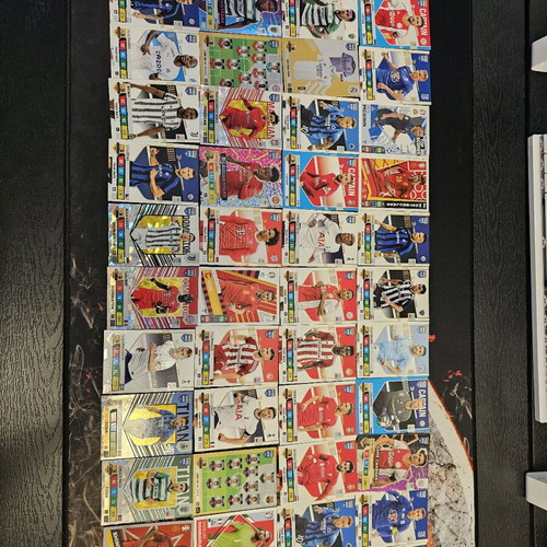 Panini FIFA 365 (2023) μεταχειρισμένα αυτοκόλλητα, 123 τεμάχια