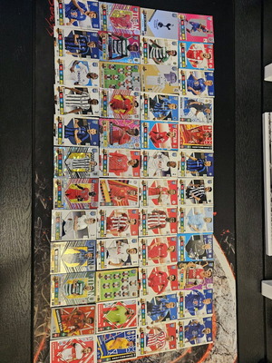 Panini FIFA 365 (2023) μεταχειρισμένα αυτοκόλλητα, 123 τεμάχια