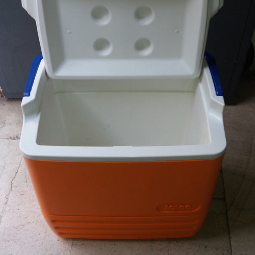 Cooler used, simple in excellent condition
