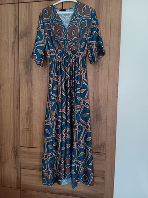 Long dress blue with beige and brown patterns size L like new