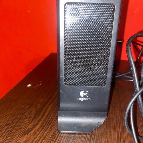 Ηχεία γραφείου Logitech μεταχειρισμένα με μικρό σπάσιμο