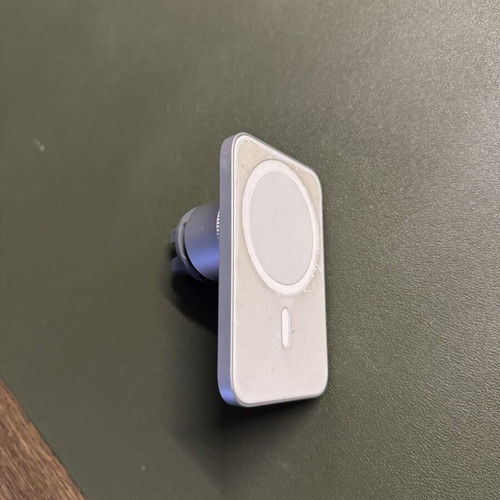 Belkin MagSafe car air vent phone mount