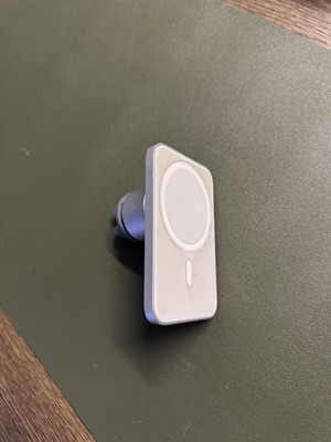 Belkin MagSafe car air vent phone mount