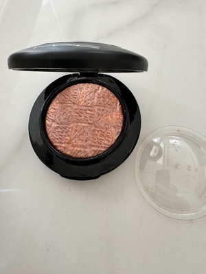 Mac collectible blush new