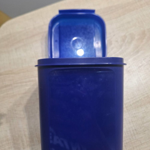 Tupperware food container 1.2L like new