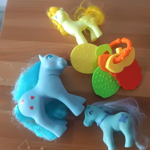 Ponies used, set with small blue Simba toys