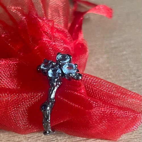 Unique 925 silver ring with blue topaz size 7 new