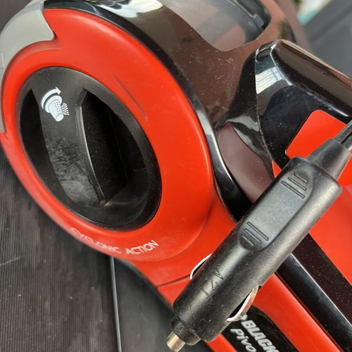 Black & Decker car vacuum cleaner with 12V lighter cable