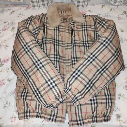 Supreme x Burberry Shearling Puffer jacket like new, beige