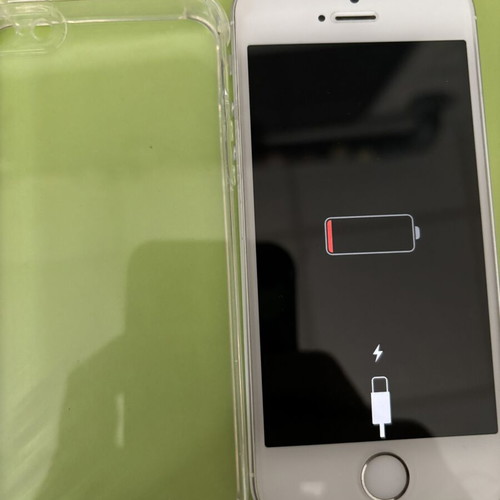 iPhone 5 SE 64GB like new, white