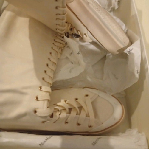 Max Mara boots new beige white with zipper and laces