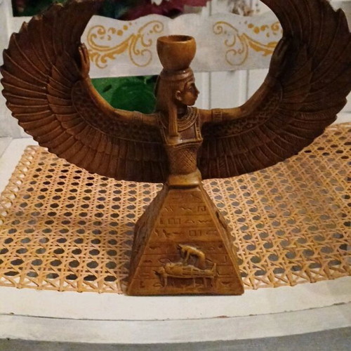 Isida Egyptian wooden figurine like new 0.25x0.25
