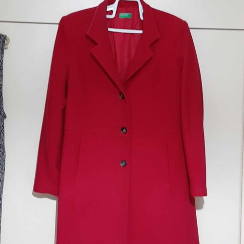 Benetton red coat new, medium