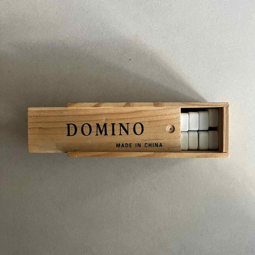 Vintage domino game like new, collectible from 2000s